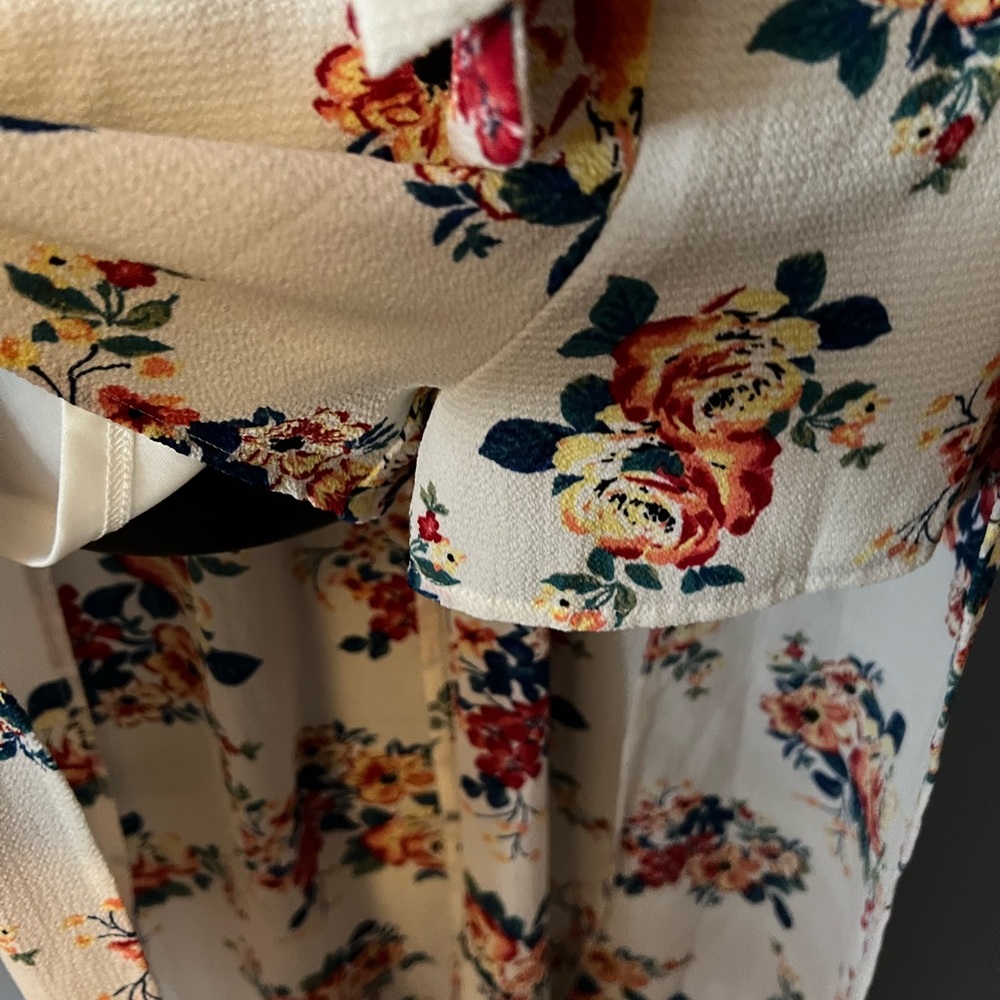 High-Low Floral Romper - Picture 3 of 5
